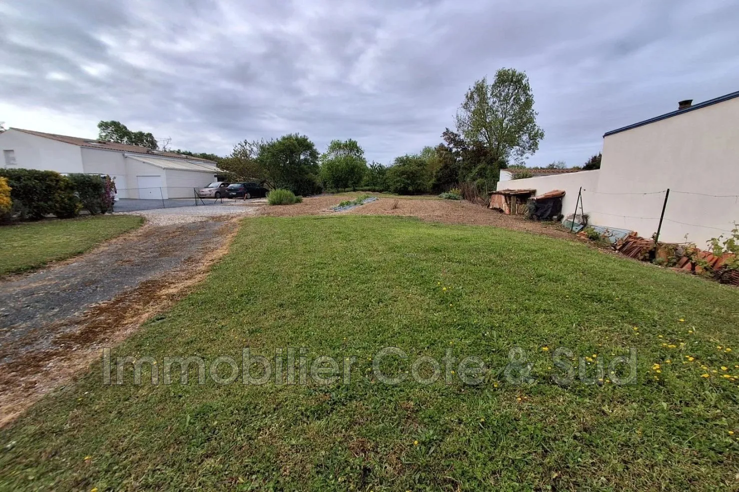 Terrain à bâtir de 724 m² à Croix Chapeau – Possibilité de division