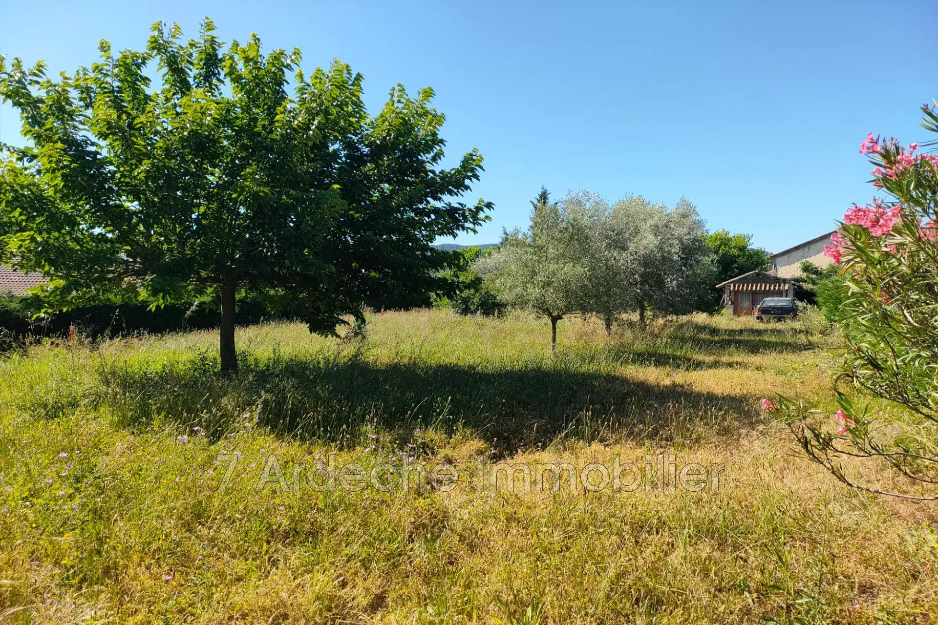 Terrain constructible de 1271 m² à Lavilledieu, Ardèche