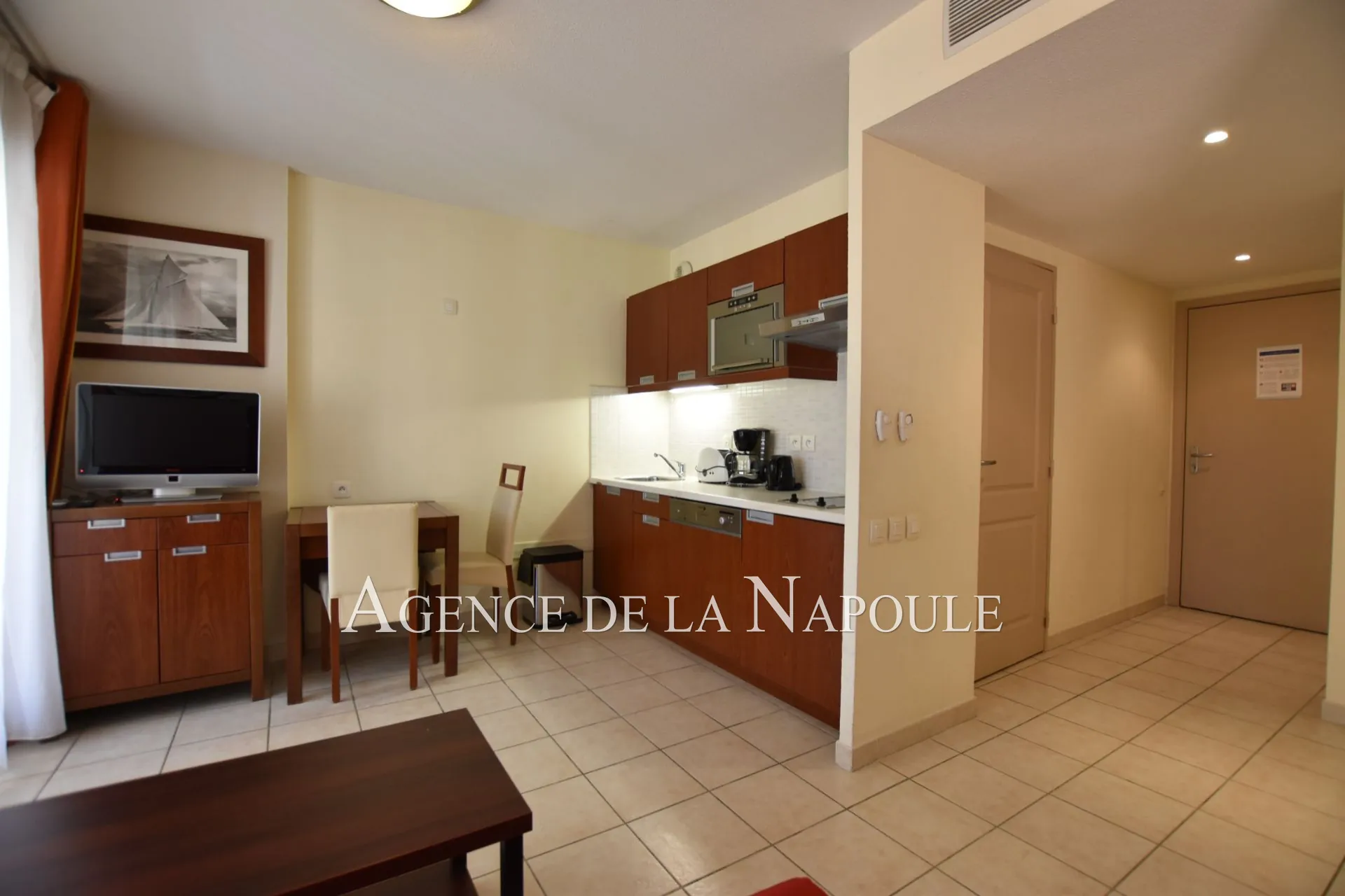 Studio lumineux avec terrasse et vue golf à Mandelieu-la-Napoule