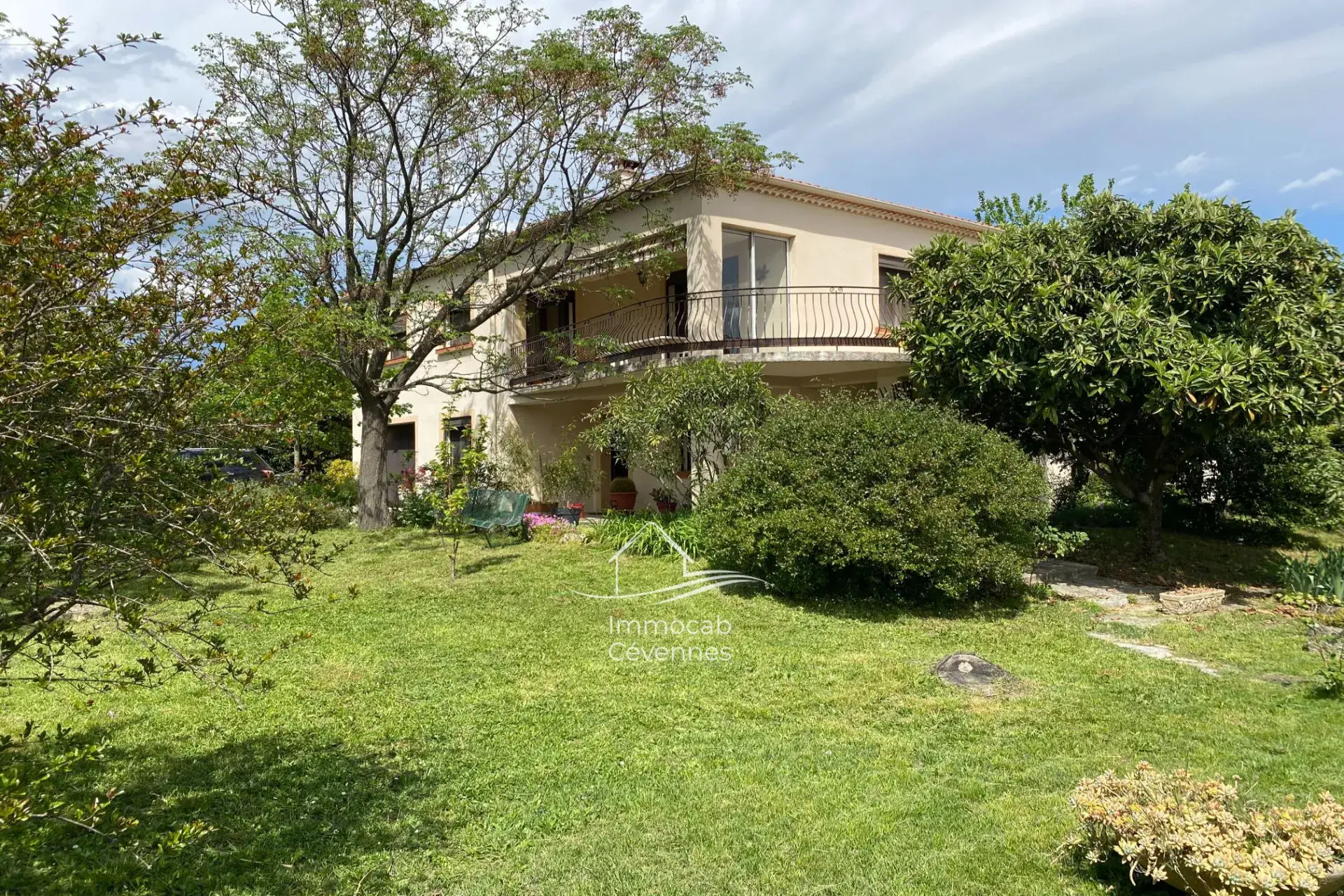 Villa spacieuse à vendre à Alès - 168 m² avec garage et terrasse