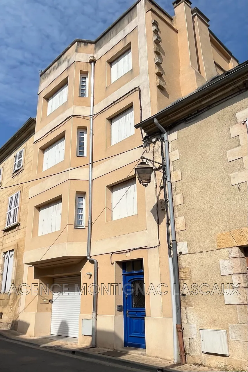 Maison de ville Art-Déco avec toit-terrasse à Montignac-Lascaux en vente