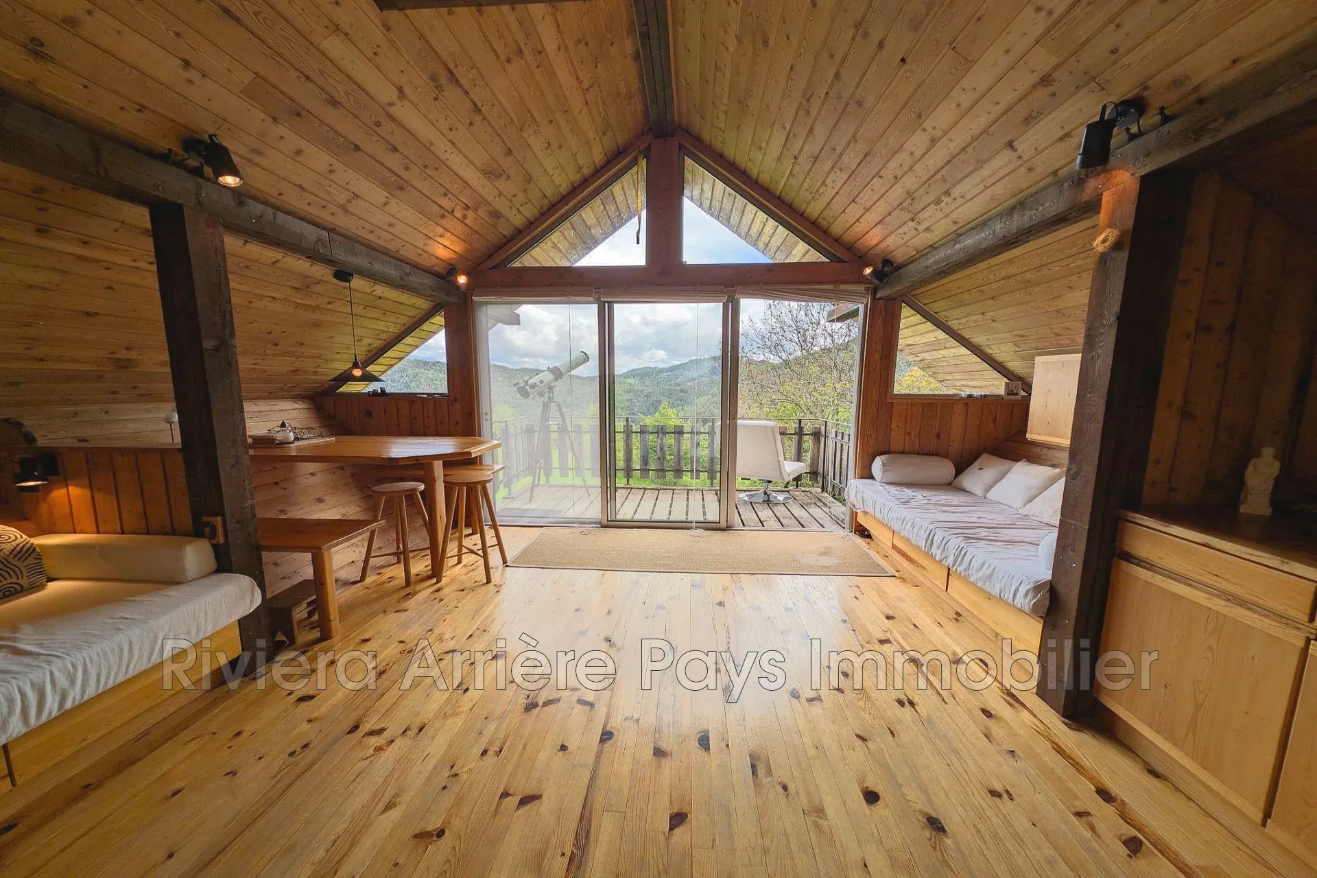 Vente chalet 2 pièces à Villeneuve-d'Entraunes, magnifique cadre montagnard