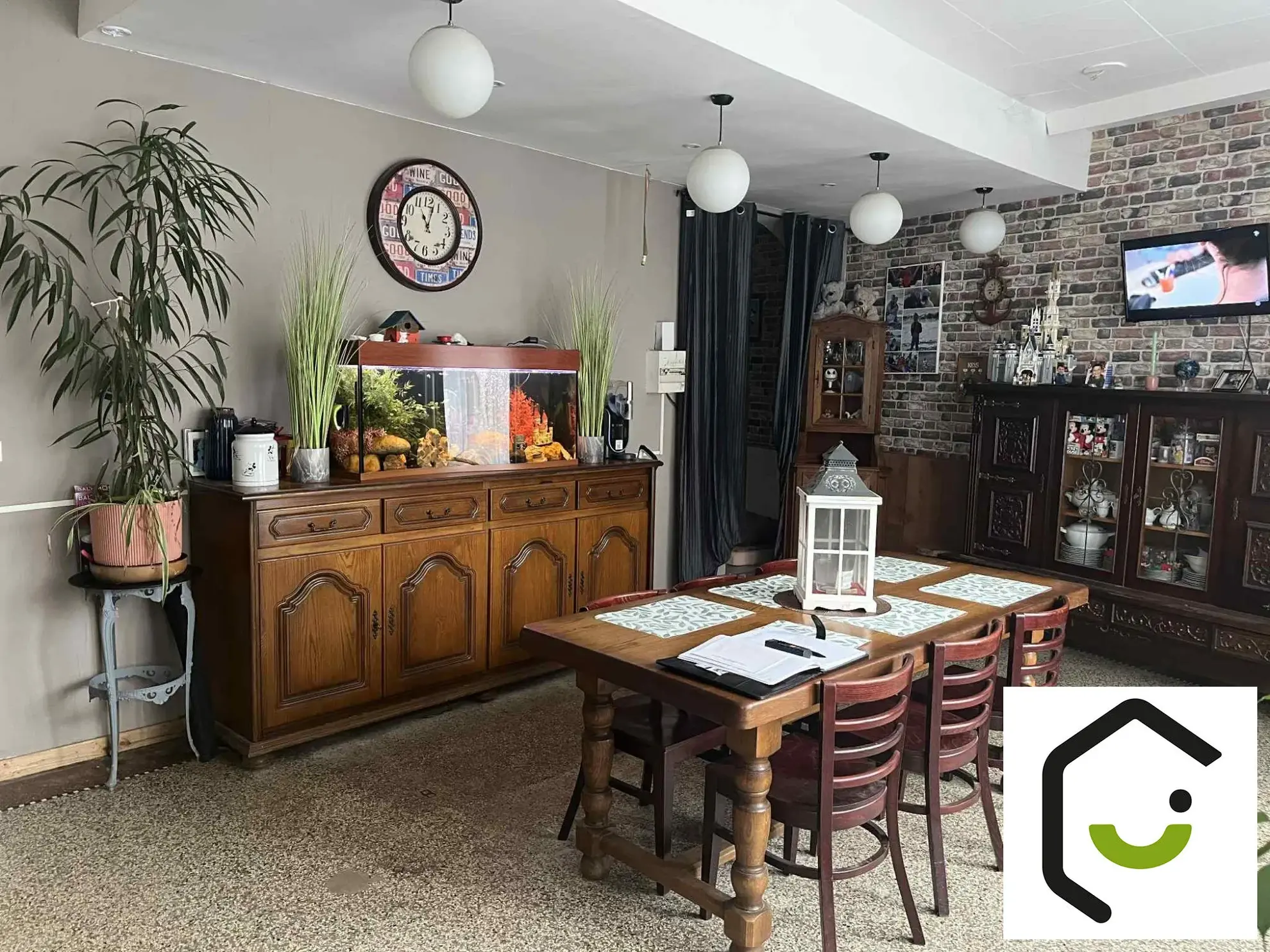 Belvedère maison ancienne rénovée avec murs commerciaux à Montdidier