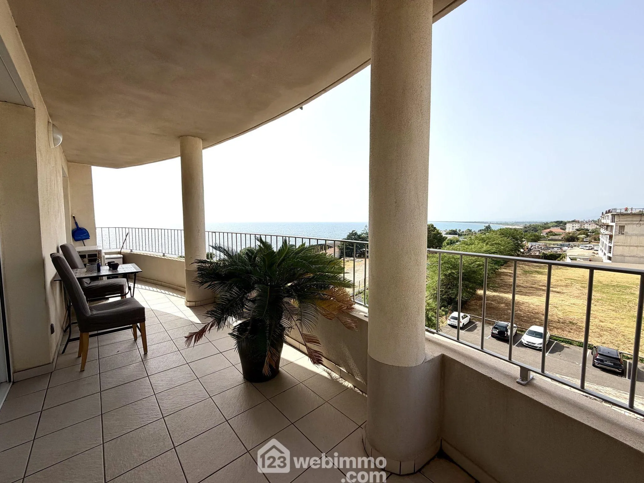 Appartement T3 de 65m² avec terrasse à Bastia Sud, vue mer et parking privé