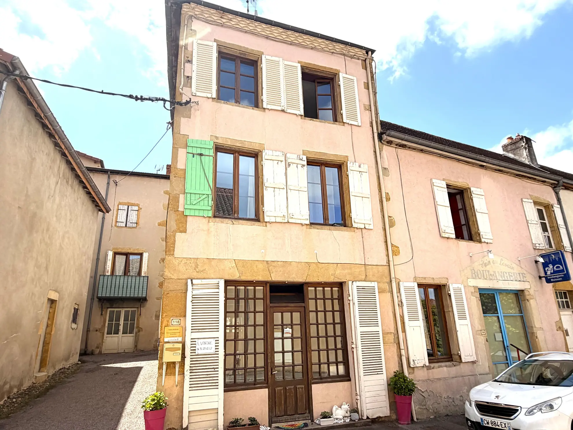 Maison ancienne de caractère à vendre à Semur-en-Brionnais, 123 m² avec cave en pierre et potentiel patrimonial