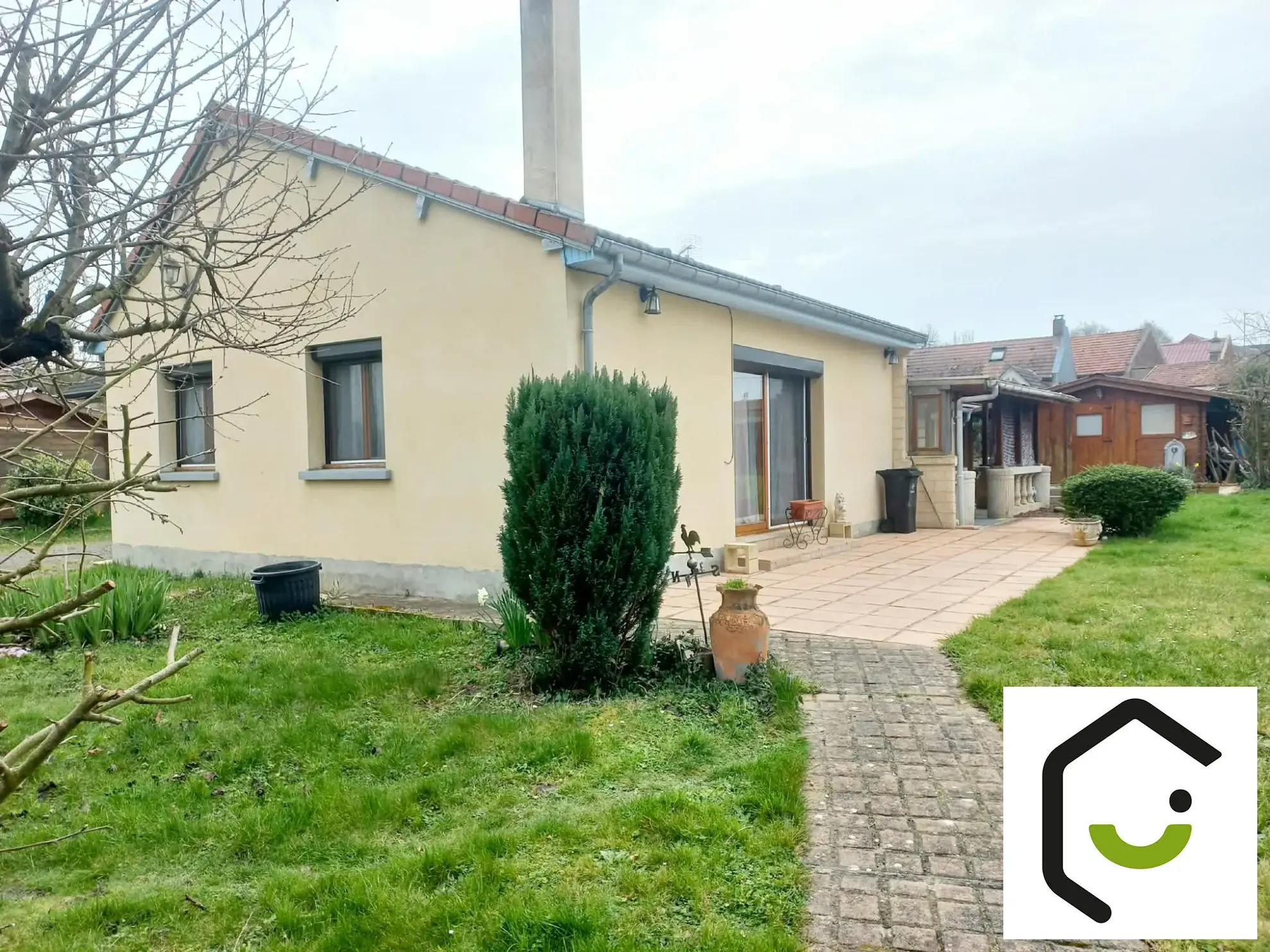 Maison de campagne à vendre à Montdidier, 101 m², terrain clos, garage, cheminée
