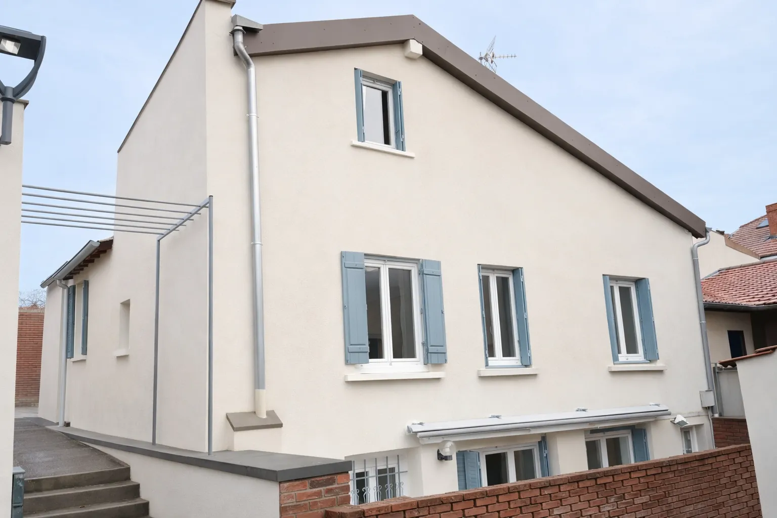 Charmante maison de ville en plein centre de Roanne avec terrasse et 3 chambres