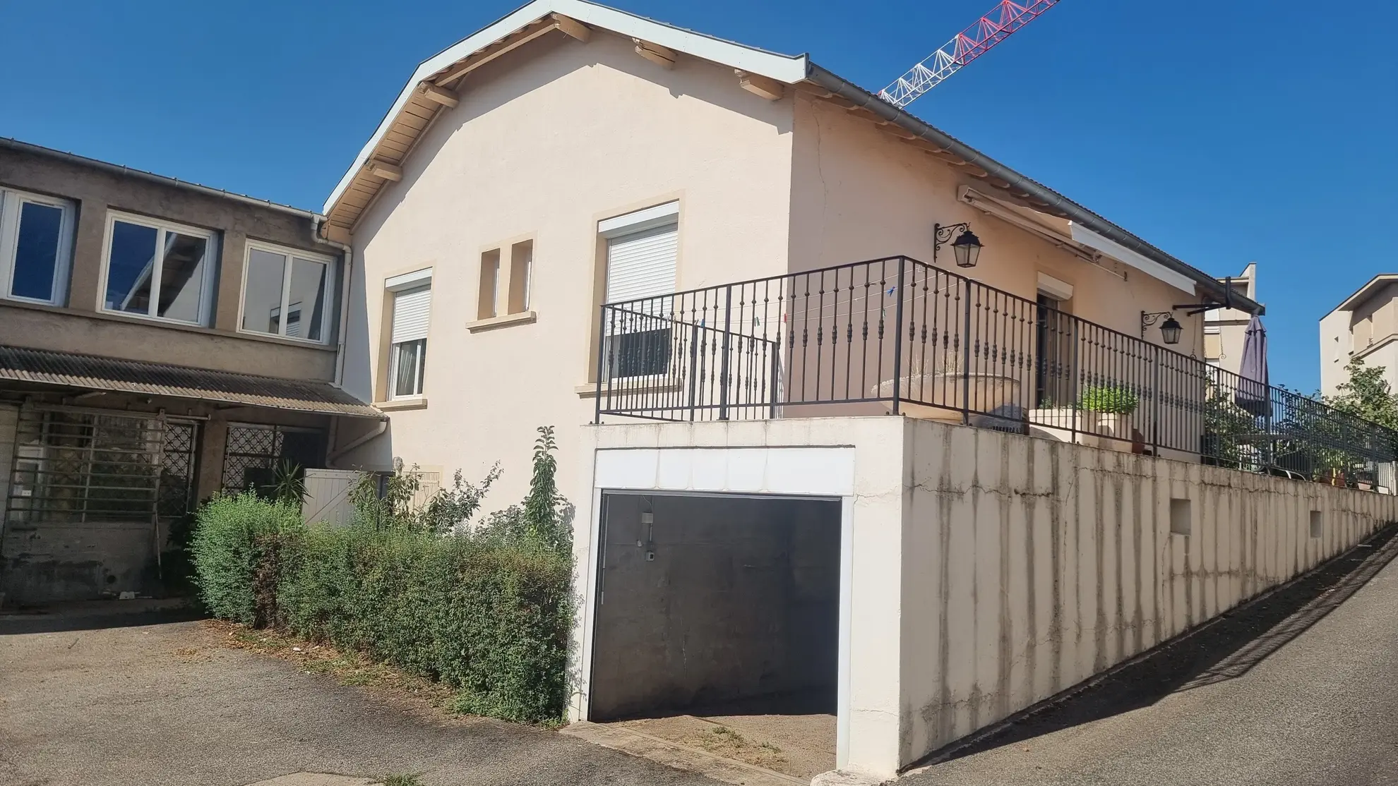 Maison à vendre à Riorges de 93 m² avec terrasse et garage
