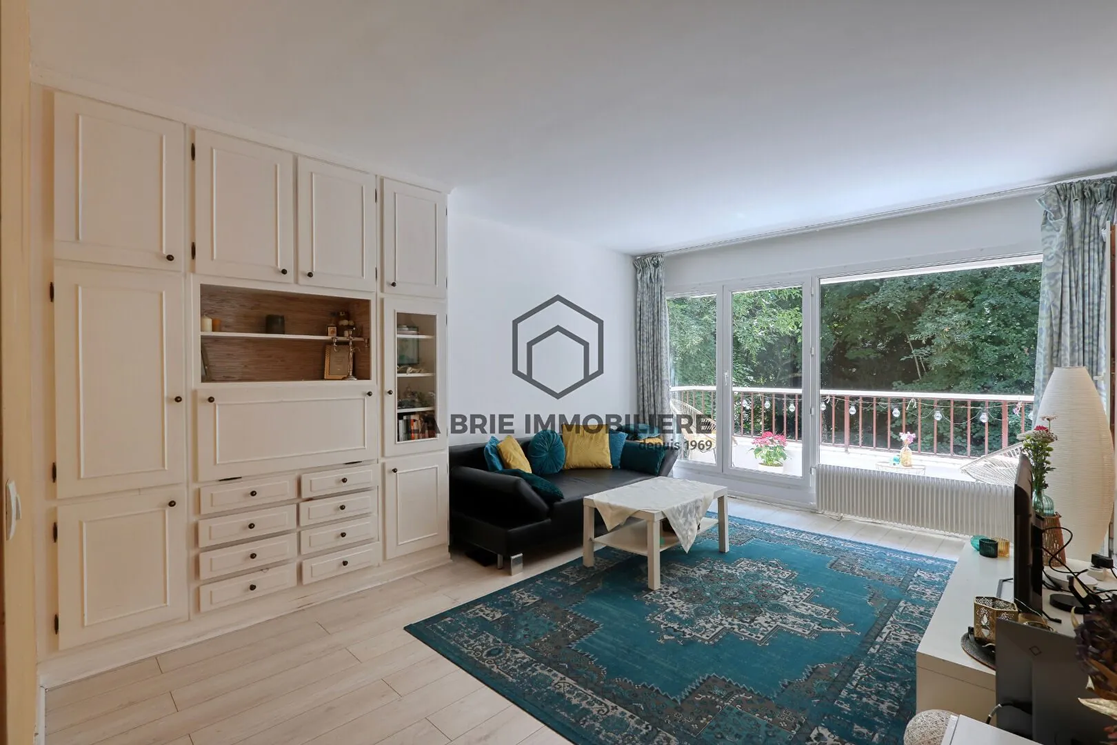 Appartement T2 loué à Brunoy, 51,5 m² avec balcons et cave