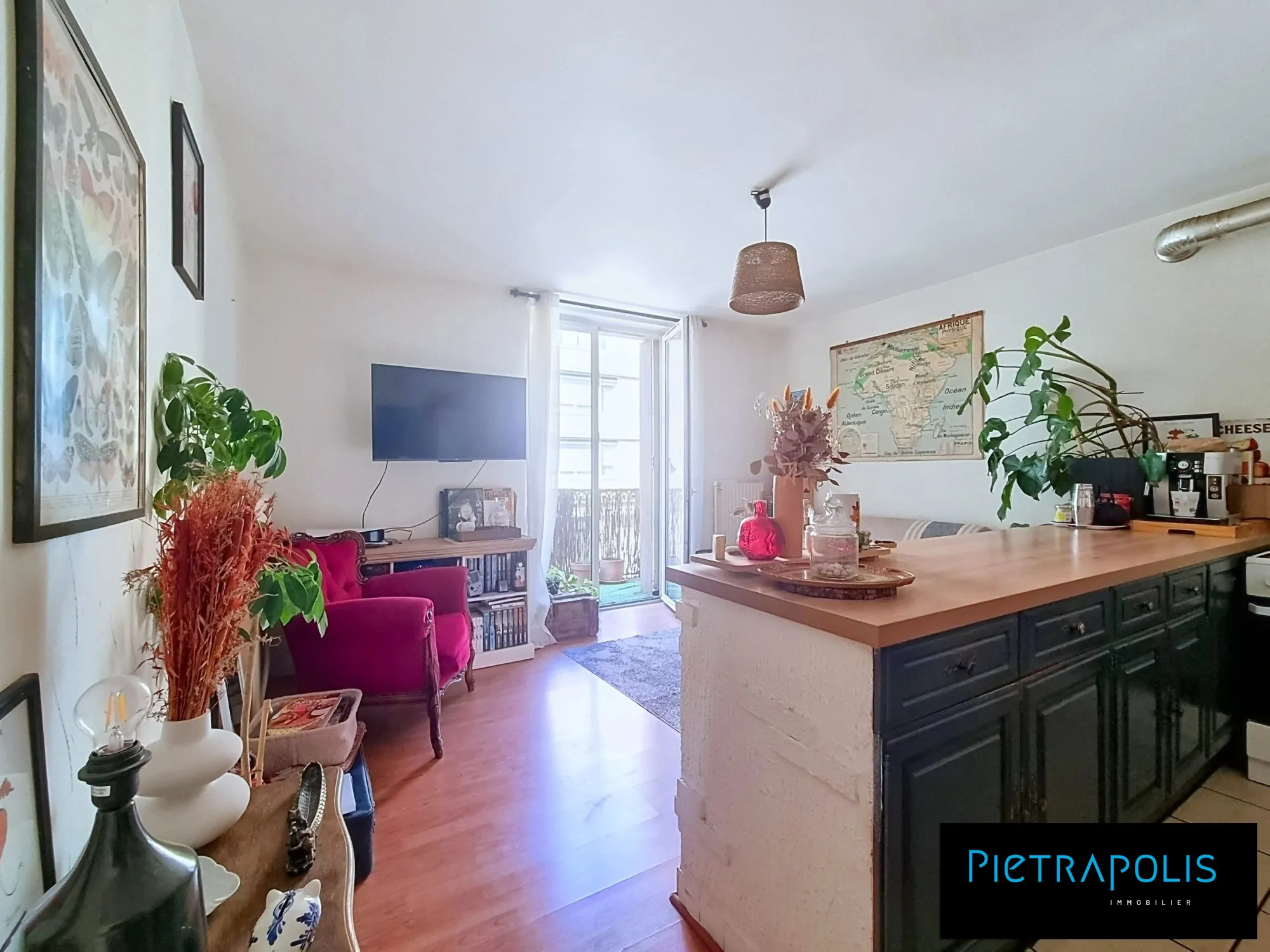 Appartement T2 avec balcon proche métro Valmy à Lyon – Investissement et résidence