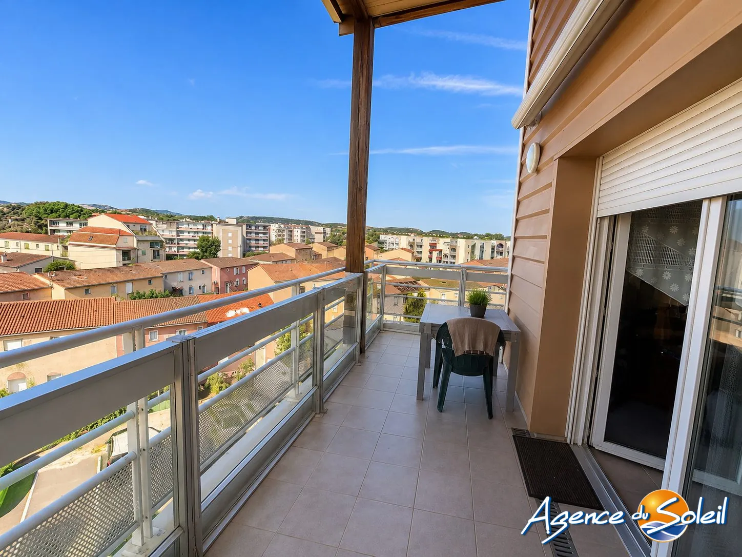 Appartement T3 avec terrasse, garage et parking à Narbonne