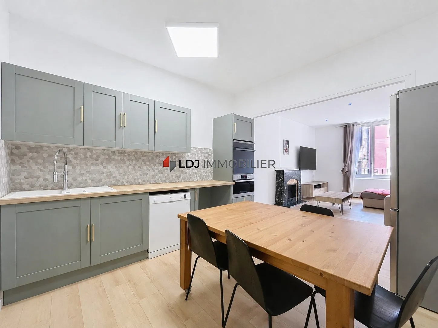 Appartement T4 rénové avec terrasse de 70 m² à Prades