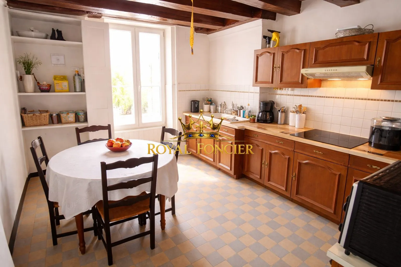 Cuisine MAISON 1 Immeuble de rapport à Yzeures-sur-Creuse avec deux locations louées 