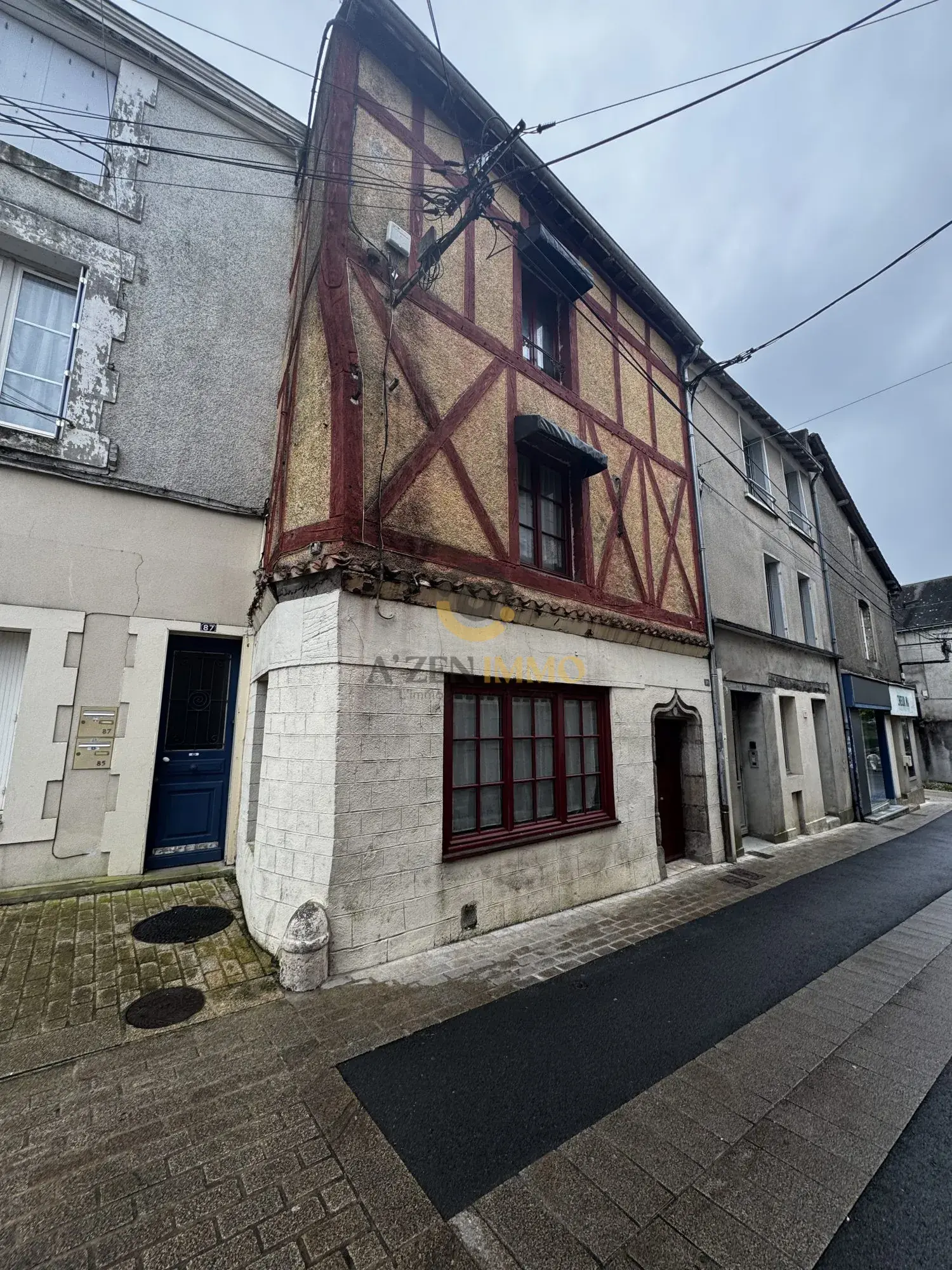 Maison à vendre à Parthenay, centre-ville - Investissement locatif idéal