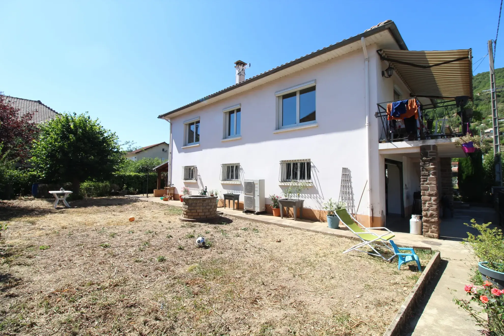 Maison de 91 m² avec jardin fruitier, garage et cave à Saint-Affrique