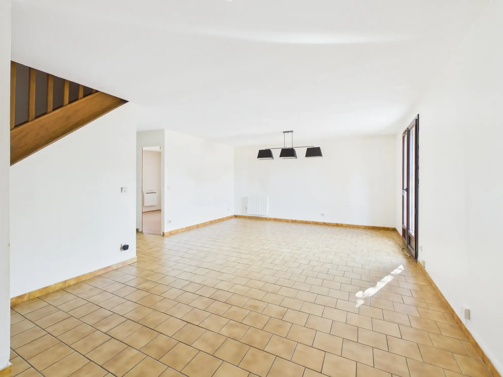 Maison de 90 m² à Saint-Pierre-du-Perray avec fort potentiel et extérieur jardin