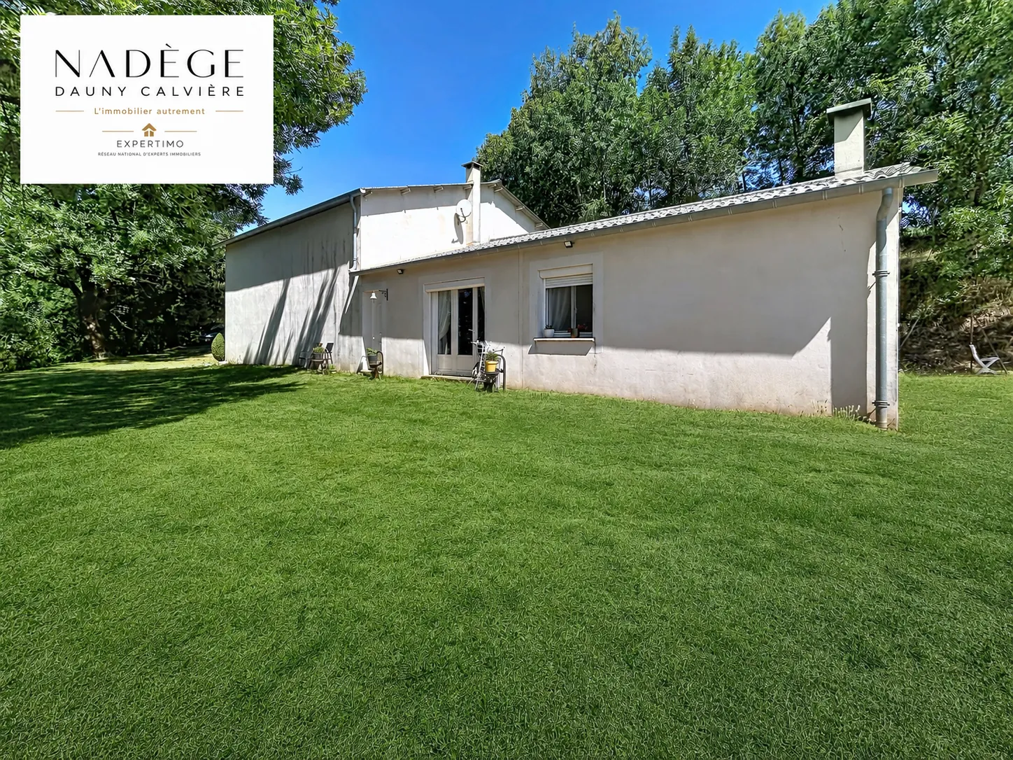 Maison rénovée de plain-pied avec 3 chambres, grand terrain et garage dans le Tarn