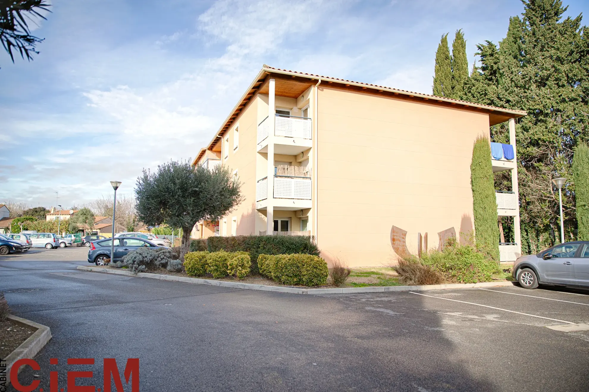 Appartement T2 à Lunel - 38 m² avec terrasse dans résidence récente et sécurisée