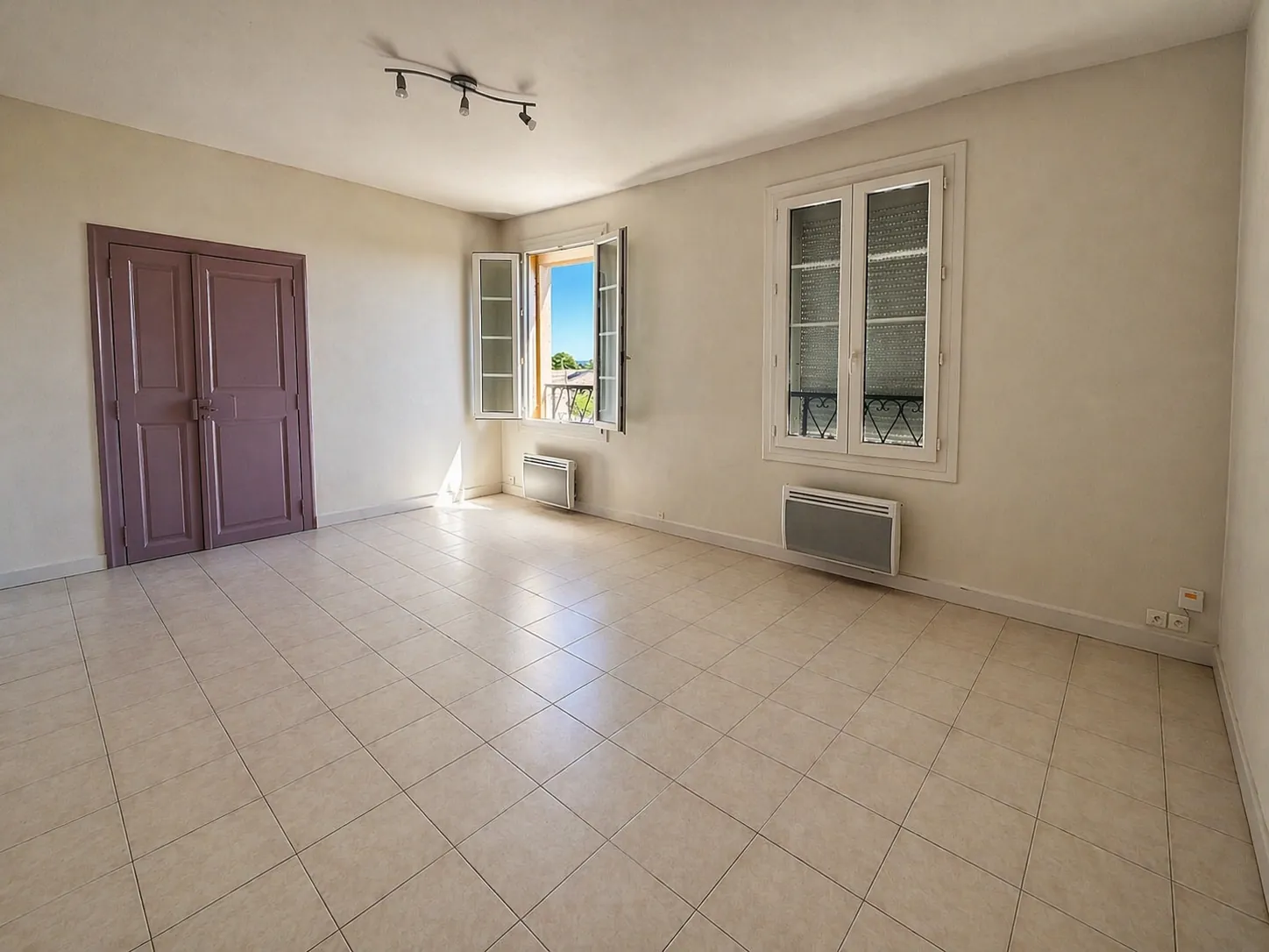 Appartement 3 pièces lumineux à rénover avec vue dégagée à Vergèze 
