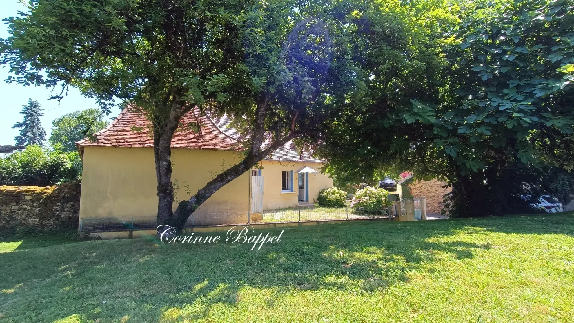 Charmante maison en pierres avec 3 pièces à Excideuil dans un village paisible