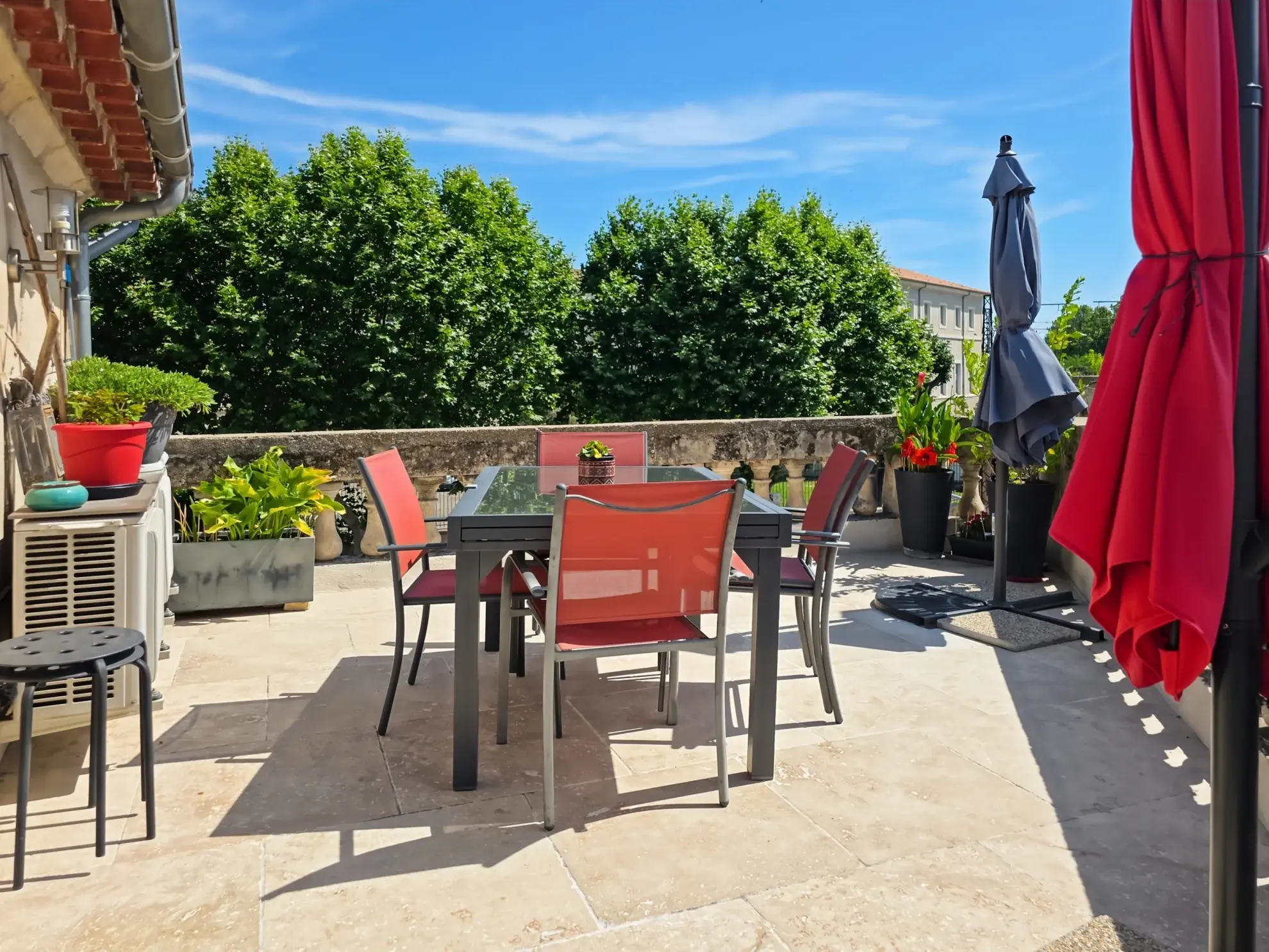 Appartement duplex de standing avec terrasse à Tarascon – 2 chambres