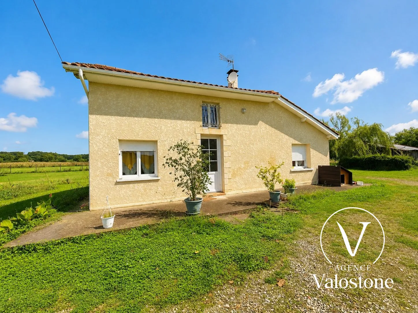 Charmante maison de campagne à Segos avec jardin spacieux et potentiel d'agrandissement 