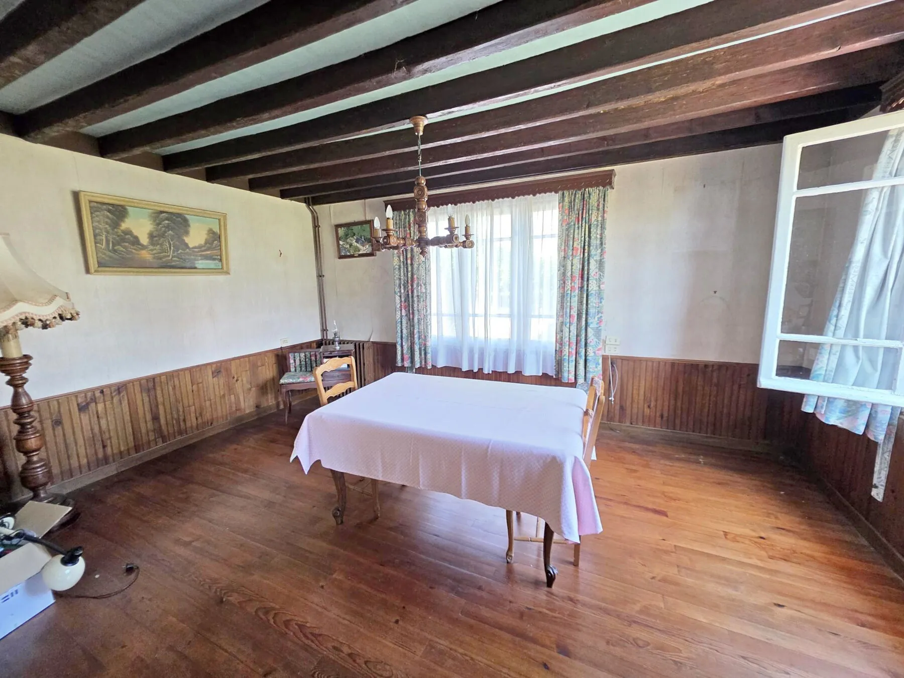 Maison à rénover avec garage et grand terrain à Sassetot-Le-Mauconduit en Normandie 