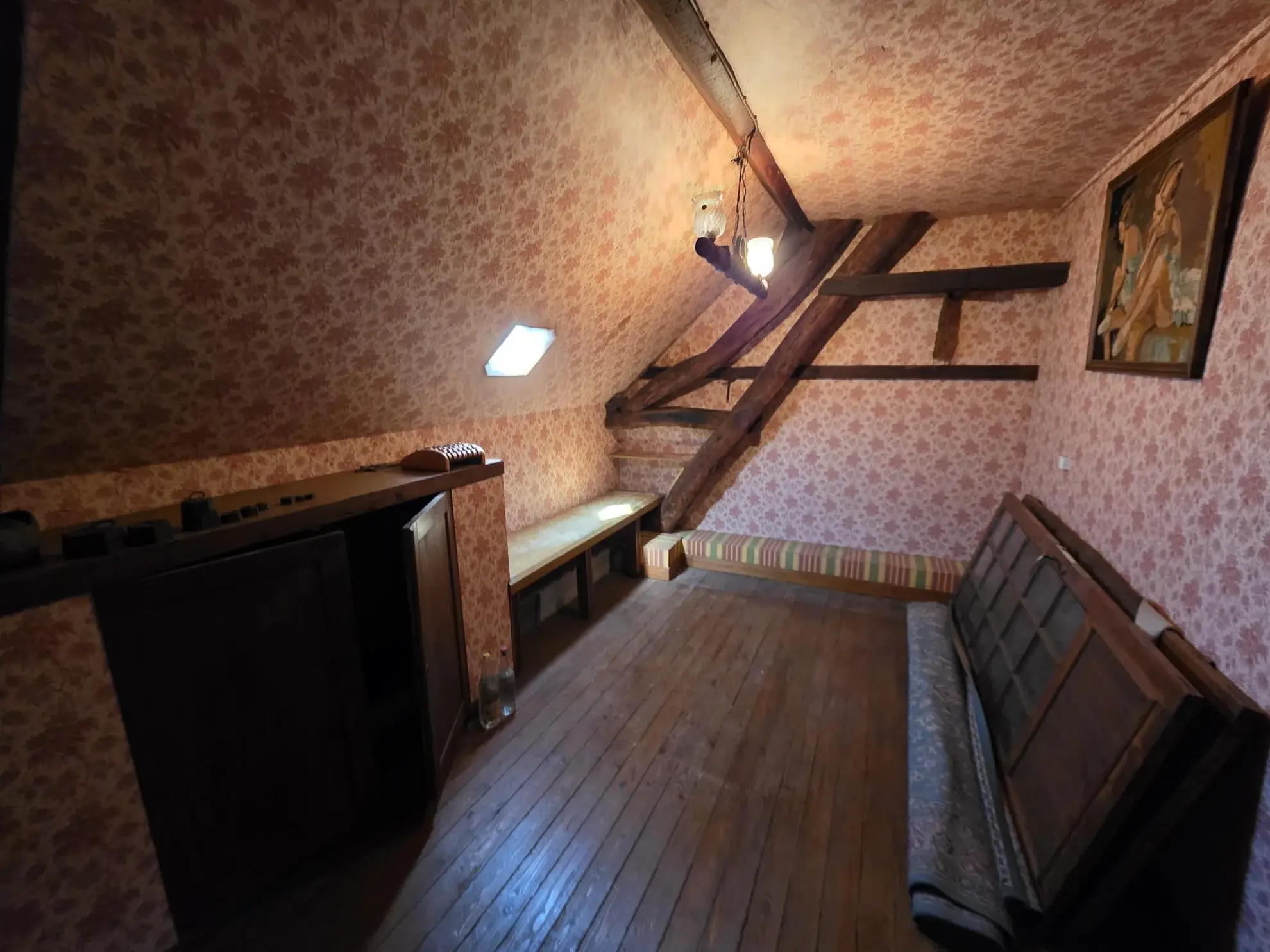 Maison à rénover avec garage et grand terrain à Sassetot-Le-Mauconduit en Normandie 