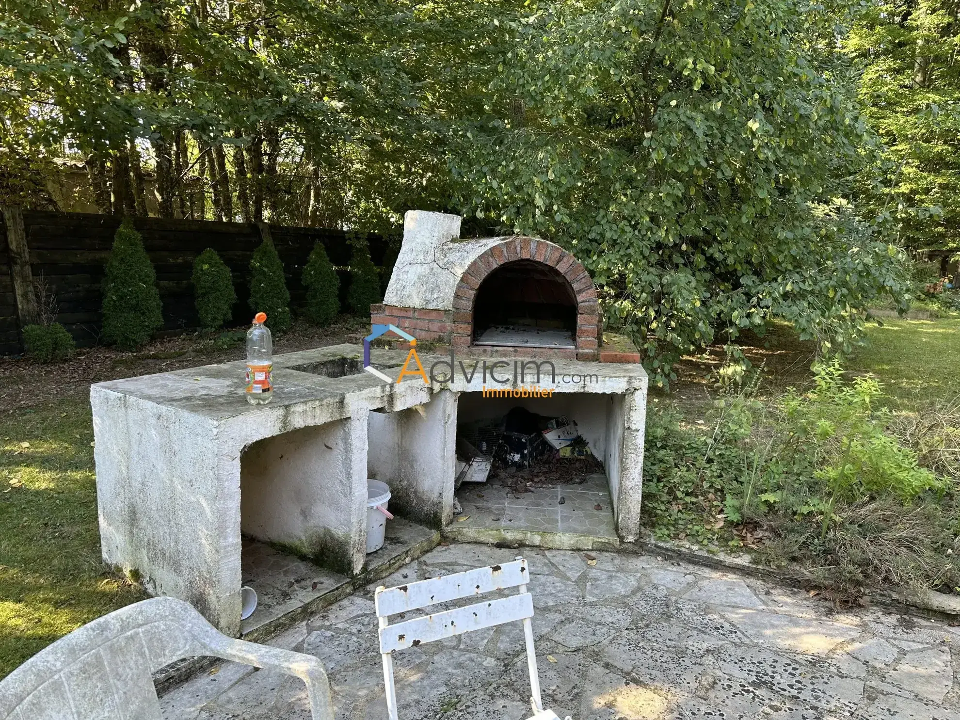 Maison à vendre à Chuelles avec 4 chambres, grand terrain boisé et environnement naturel 