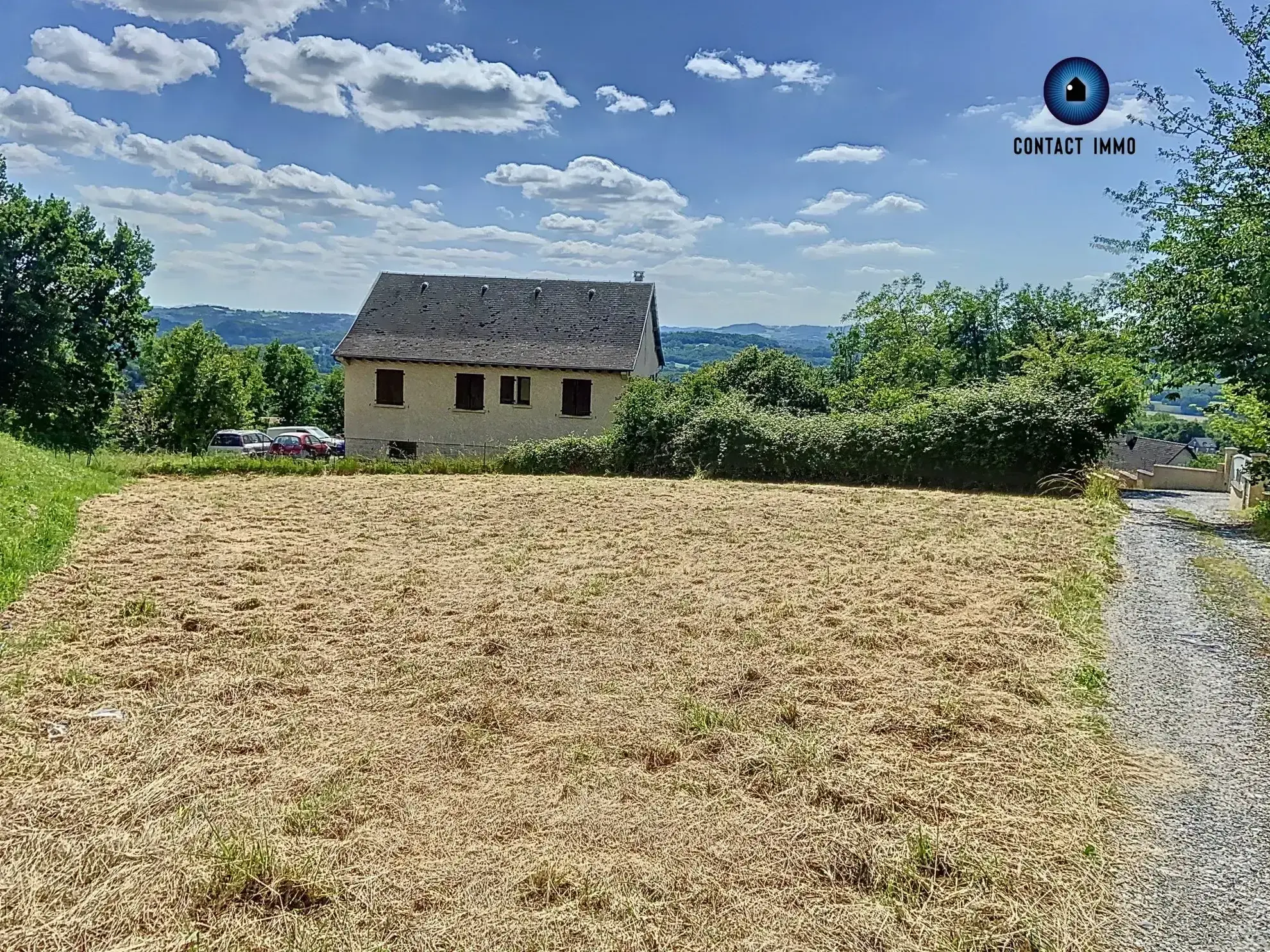 Terrain à vendre à Allassac avec vue dégagée et proximité des services