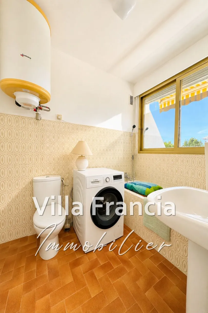 Vente studio avec terrasse ensoleillée dans résidence de luxe à Cannes-la-Bocca 