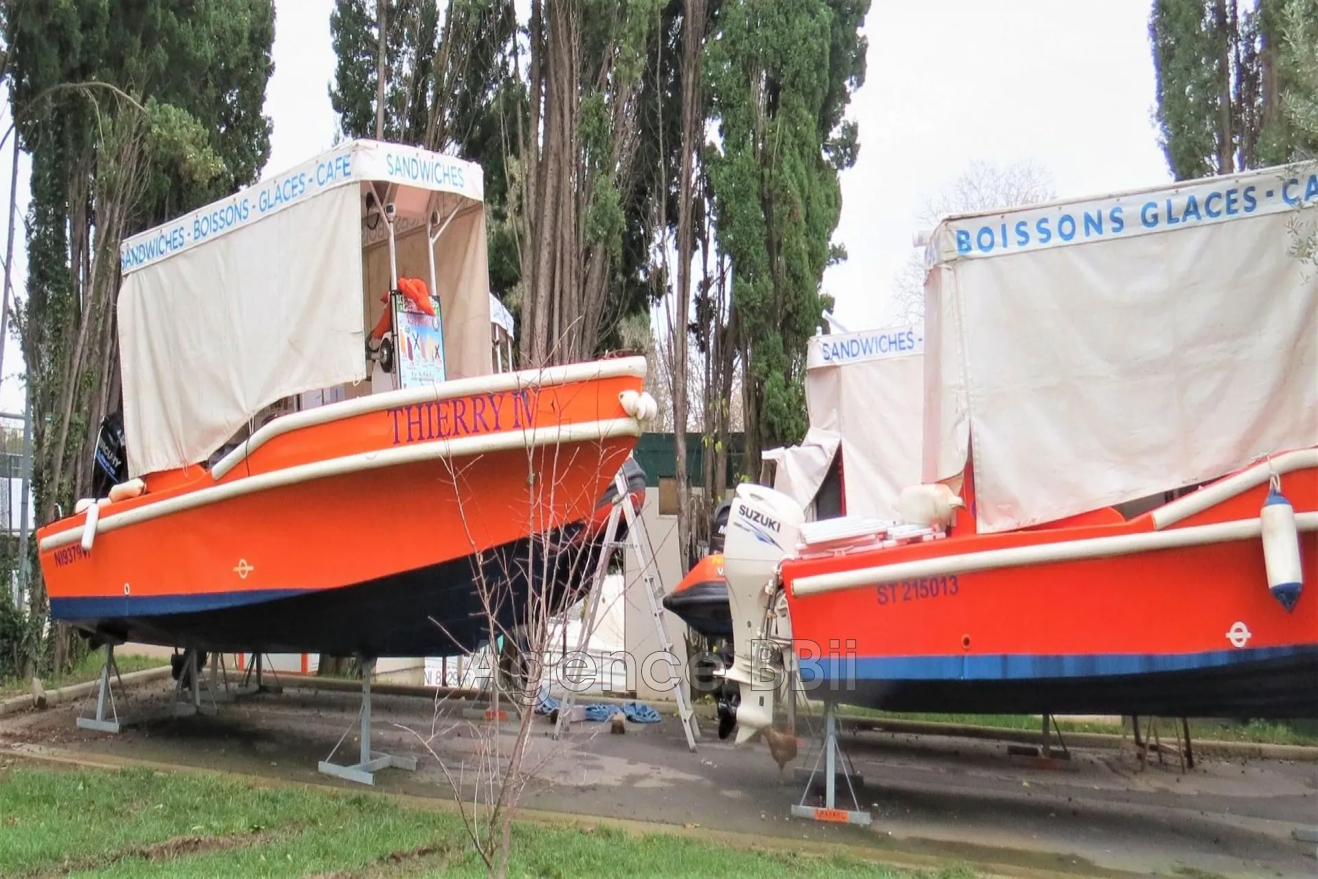Vente de trois bateaux commerciaux à Theoule-sur-Mer – Fonds de commerce inclus