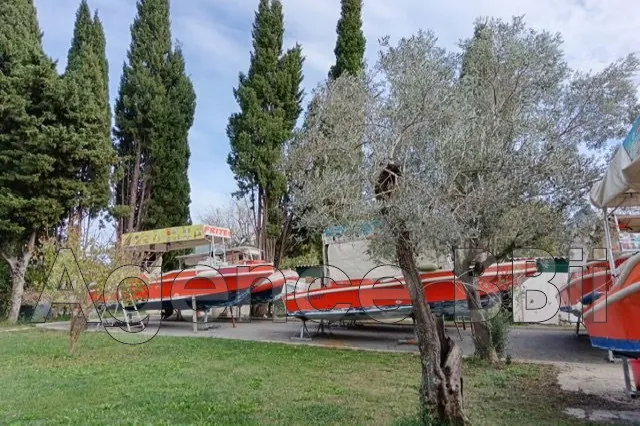 Vente de trois bateaux commerciaux à Theoule-Saint Raphael - Opportunité rare 