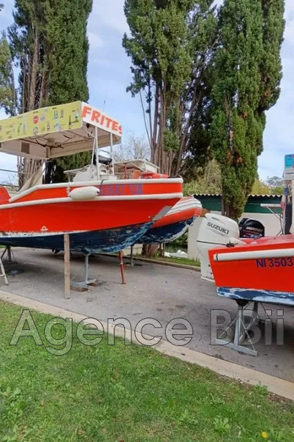 Vente de trois bateaux commerciaux à Theoule-Saint Raphael - Opportunité rare 