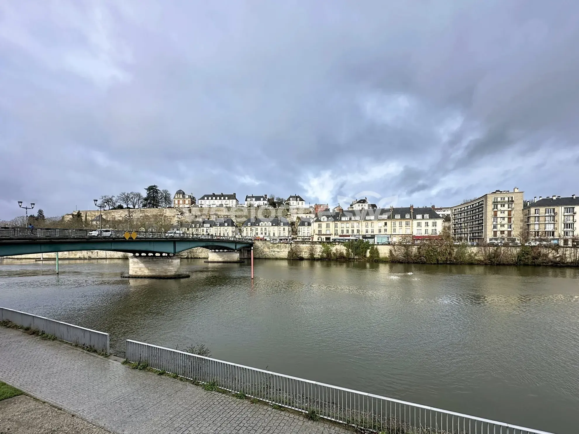 Appartement 2 pièces à vendre en plein centre de Saint-Ouen-l'Aumône, investissement rentabilisé 