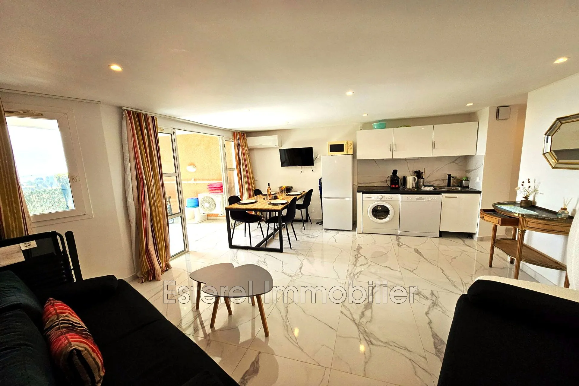 Appartement 2 pièces en rez-de-jardin avec vue mer à Cap Estérel 