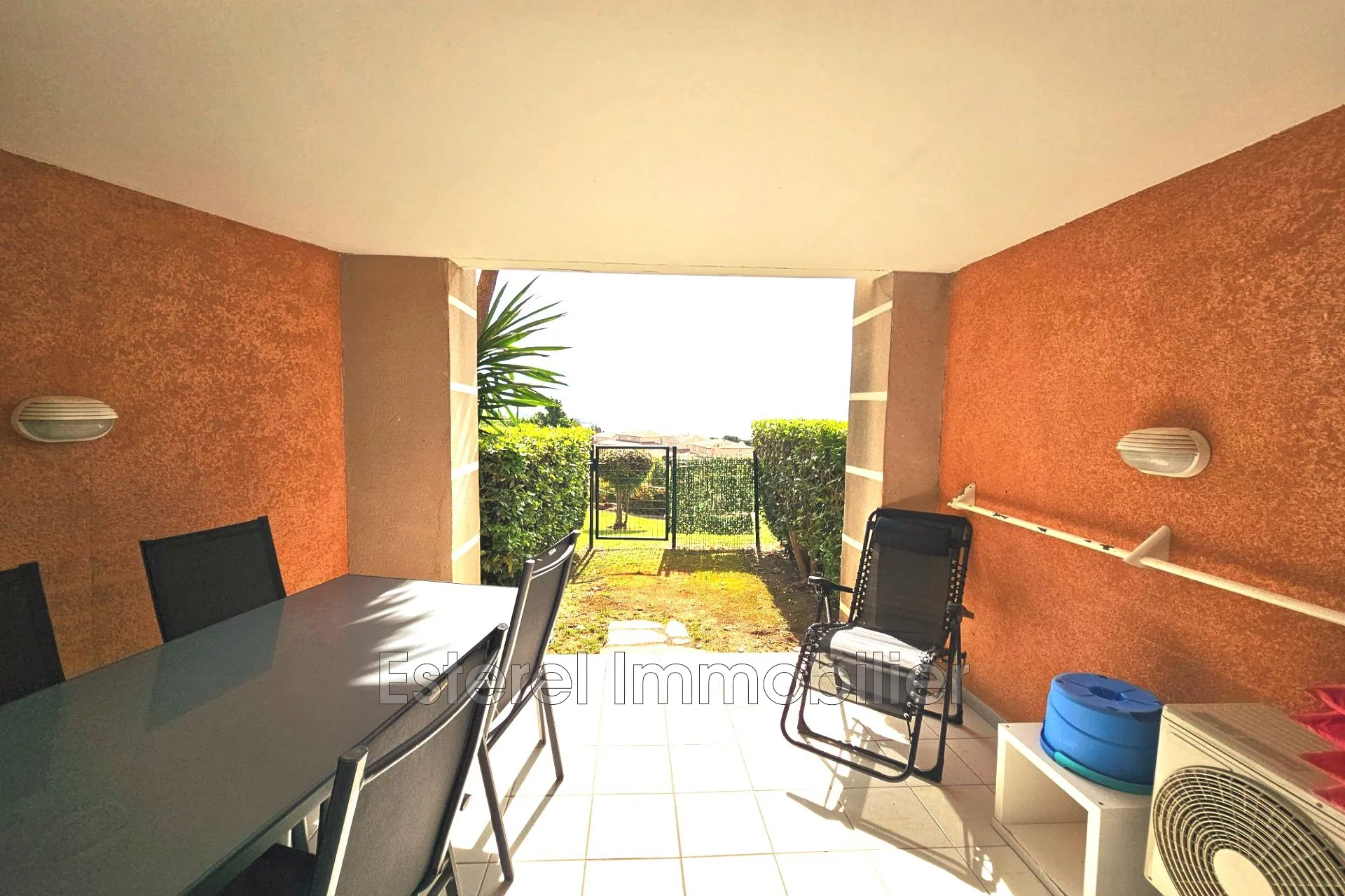 Appartement 2 pièces en rez-de-jardin avec vue mer à Cap Estérel 