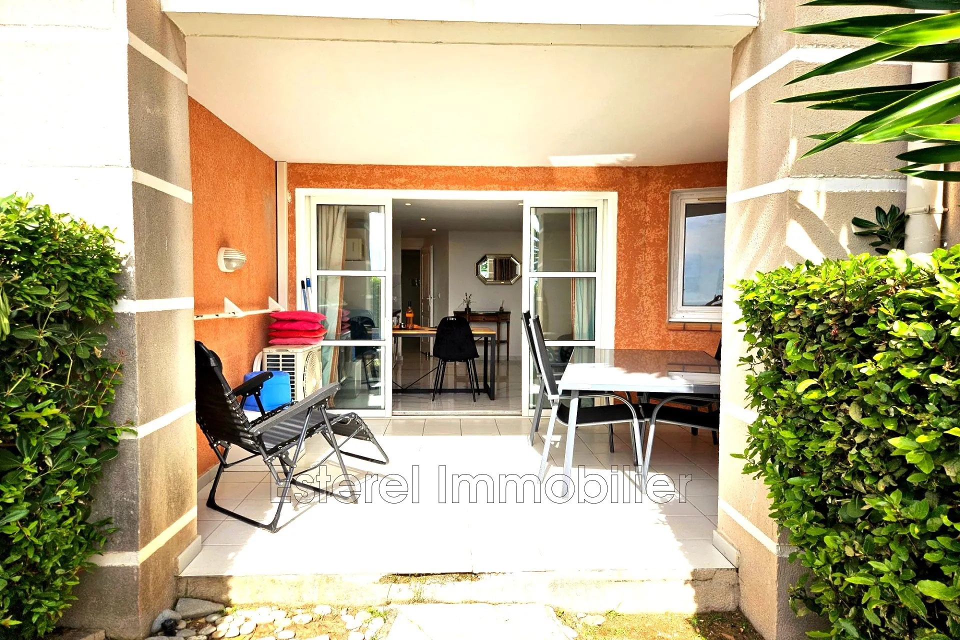 Appartement 2 pièces en rez-de-jardin avec vue mer à Cap Estérel 