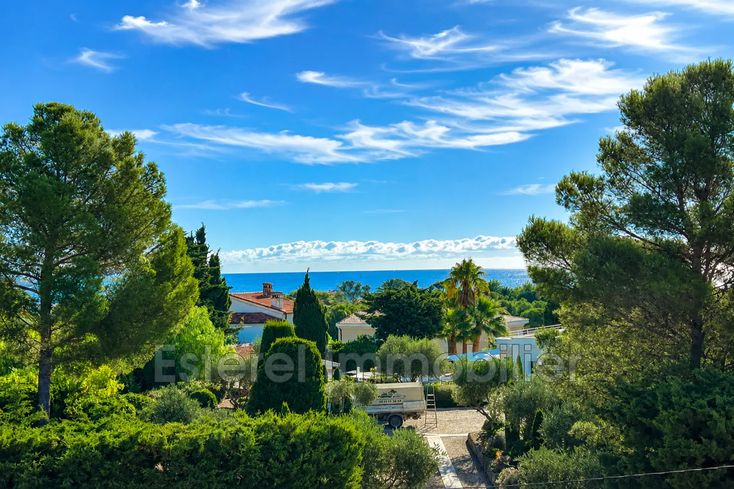 Bel appartement T2 avec vue mer au Dramont, proche plages et commerces