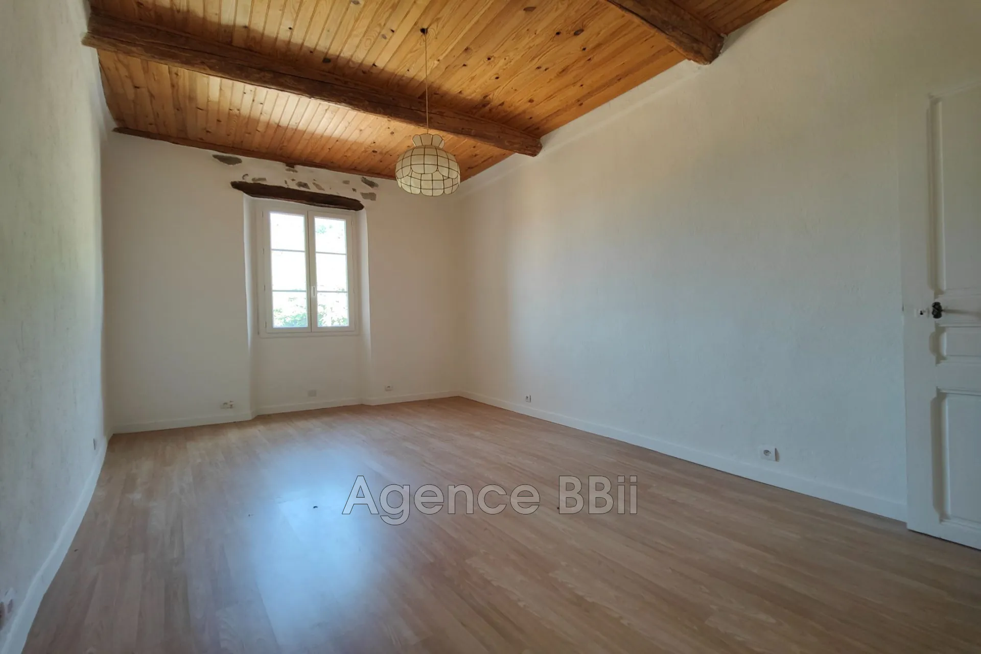 Belle Opportunité : Duplex 7 pièces à Lucéram avec vue imprenable 