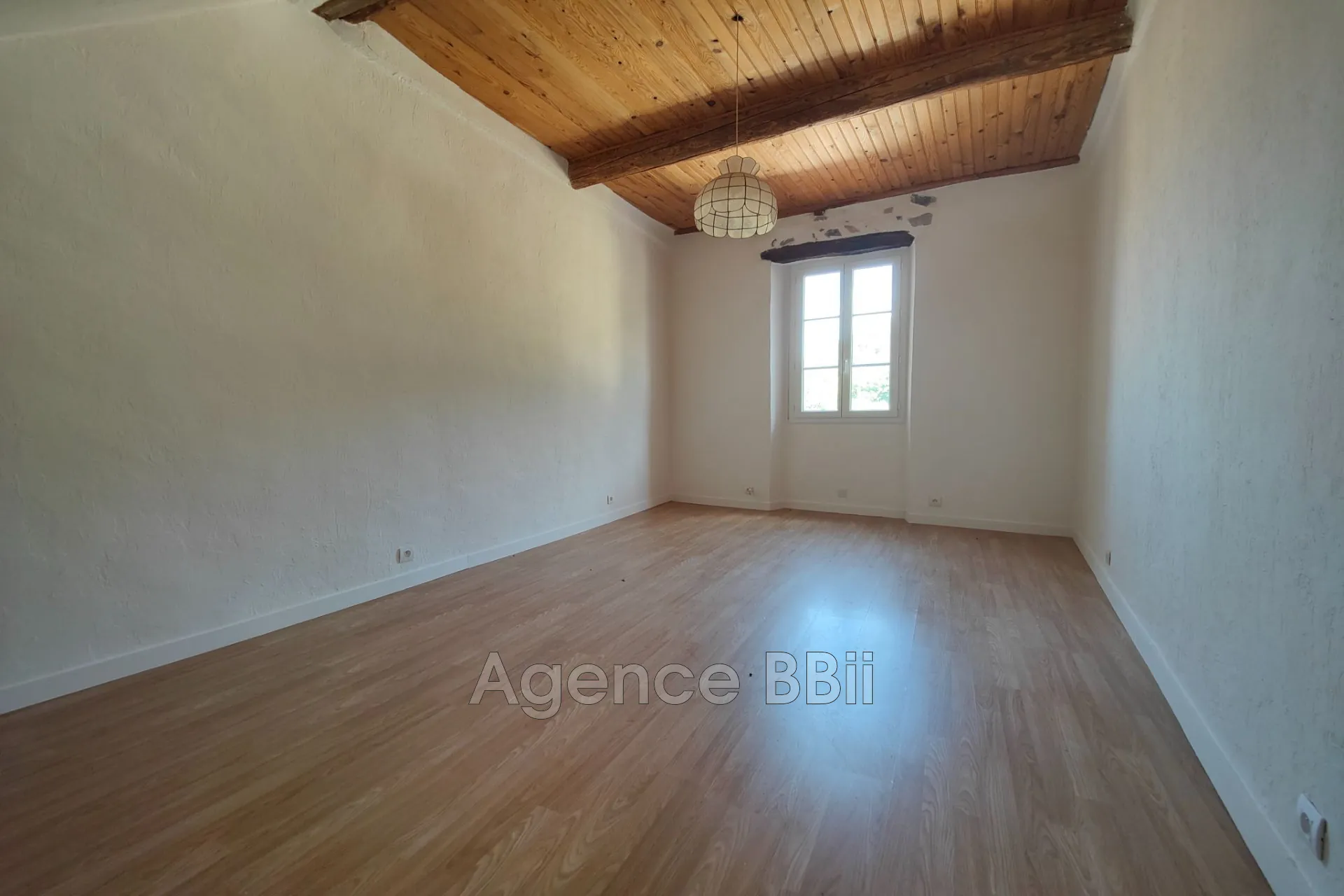Belle Opportunité : Duplex 7 pièces à Lucéram avec vue imprenable 