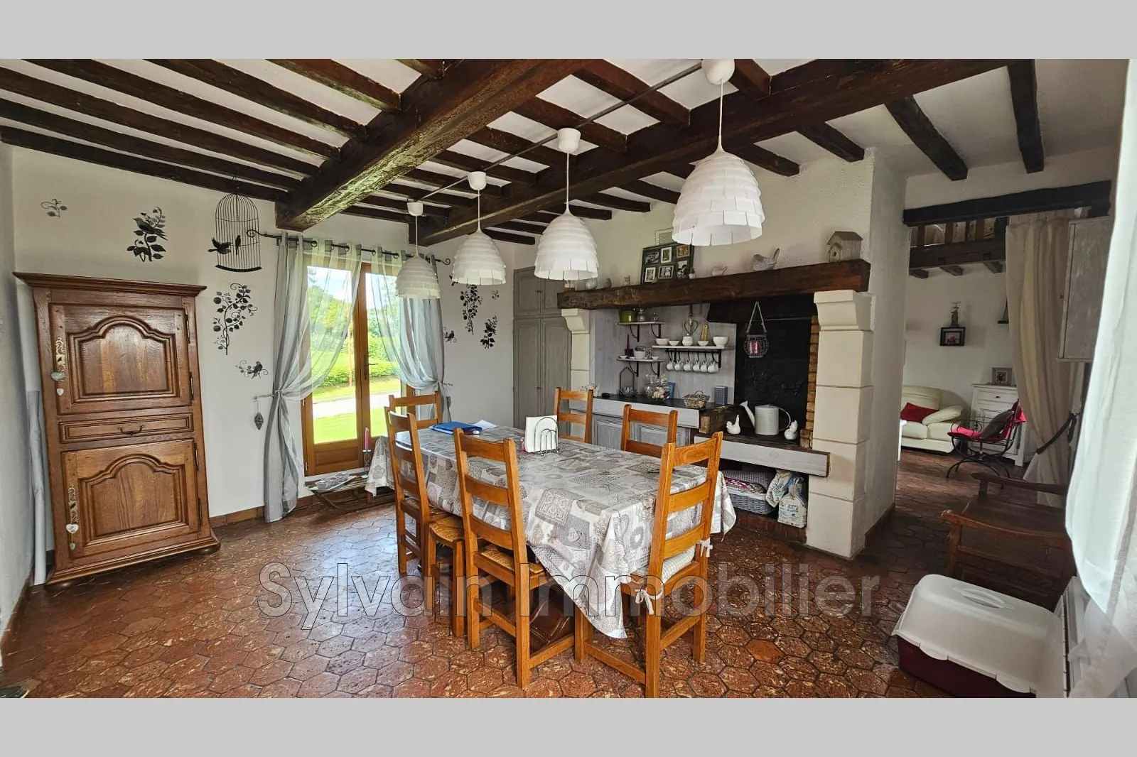 Maison de campagne à vendre à Gournay-en-Bray avec dépendance et terrain de 1000 m²