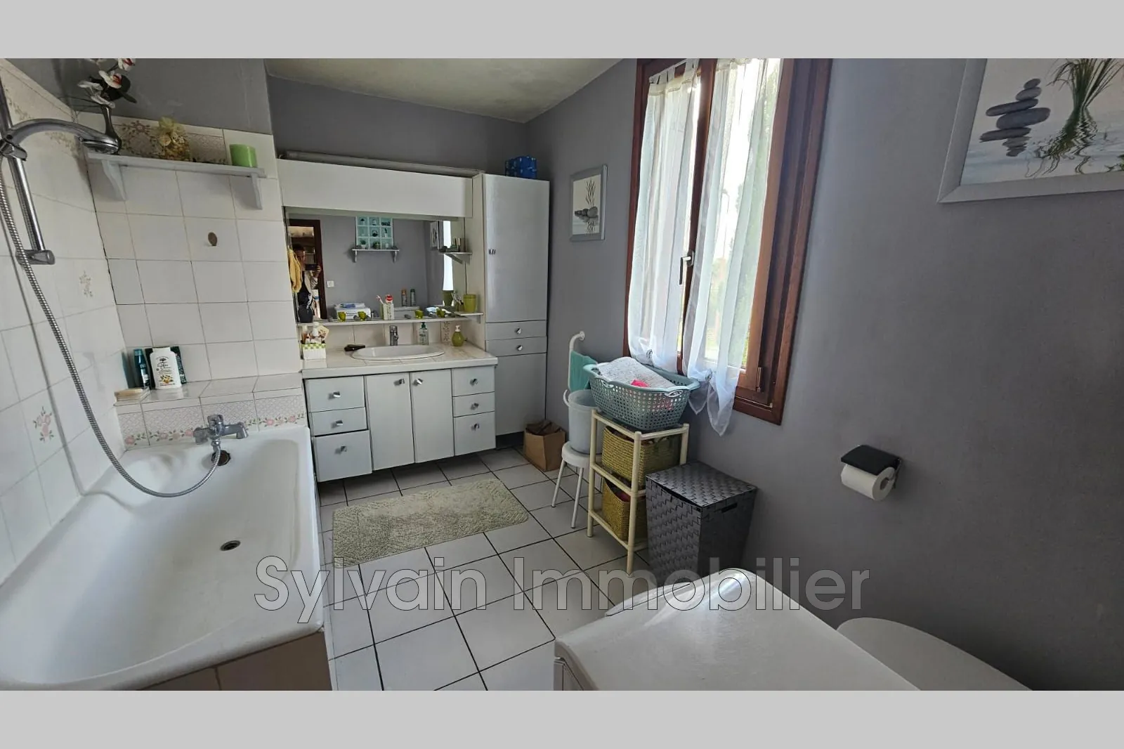 Maison de campagne à vendre à Gournay-en-Bray avec dépendance et terrain de 1000 m² 