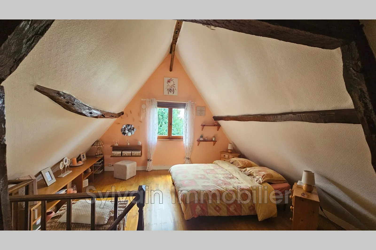 Maison de campagne à vendre à Gournay-en-Bray avec dépendance et terrain de 1000 m² 