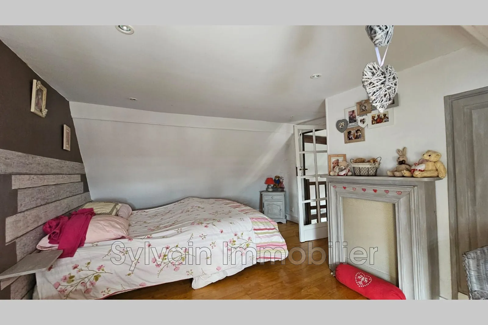 Maison de campagne à vendre à Gournay-en-Bray avec dépendance et terrain de 1000 m² 