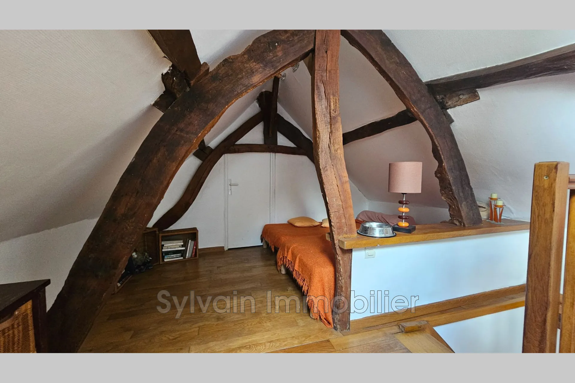 Maison de campagne à vendre à Gournay-en-Bray avec dépendance et terrain de 1000 m² 