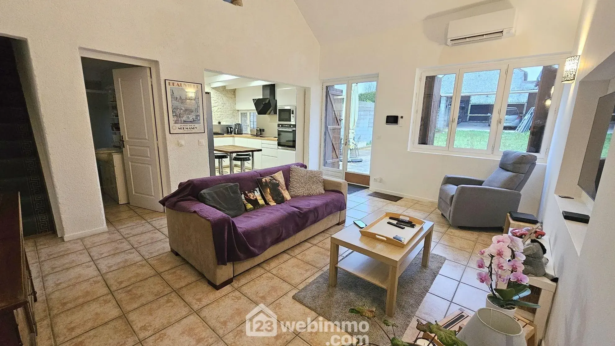 Maison en pierre de 75 m² à Pithiviers avec dépendance et confort moderne