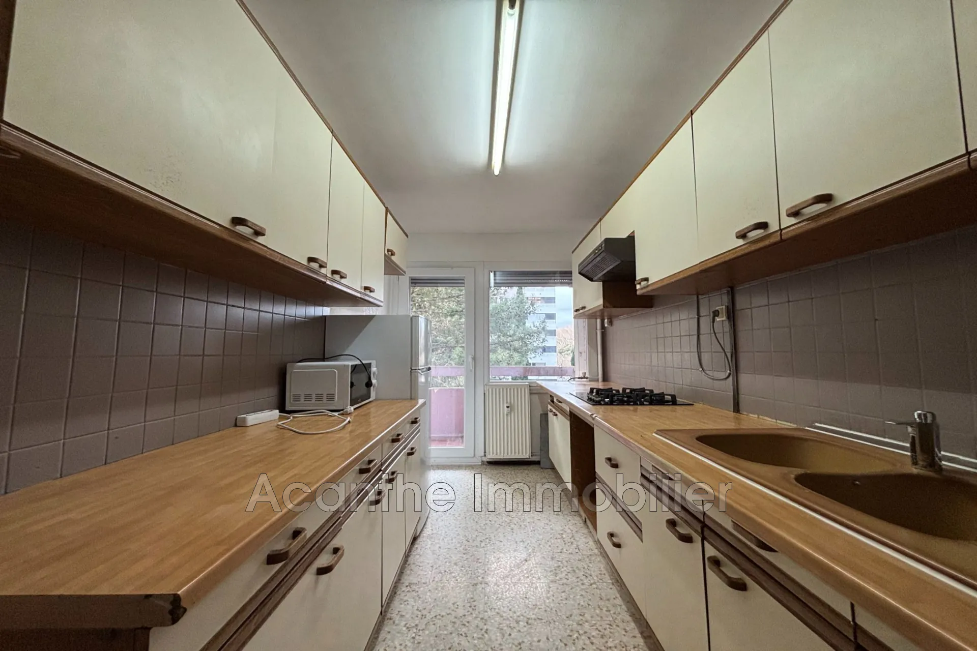 Appartement T3 lumineux avec balcon et garage à Montpellier La Paillade 