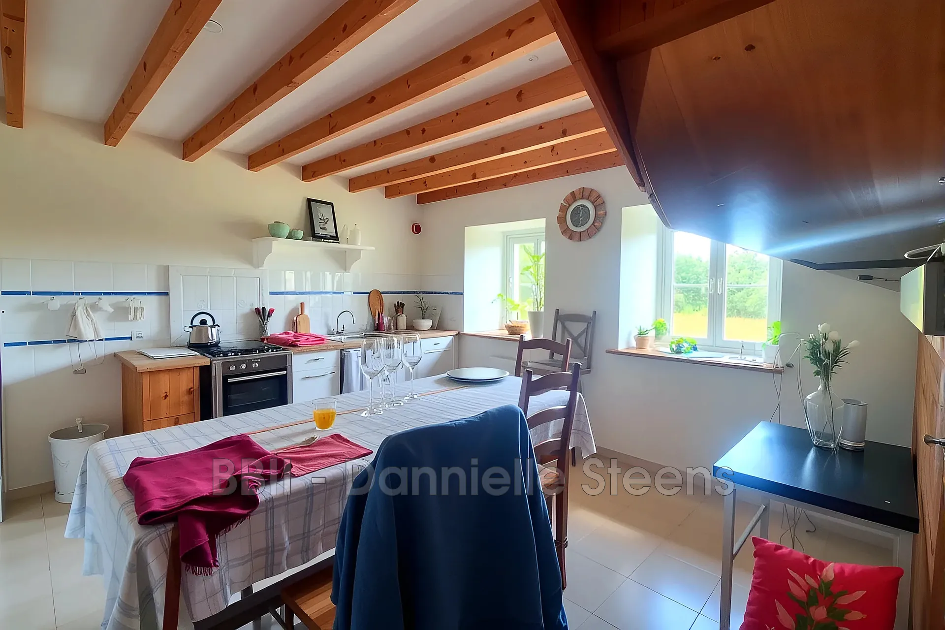 Maison en pierre du XVIIIème avec terrain à Quintin en Centre Bretagne 