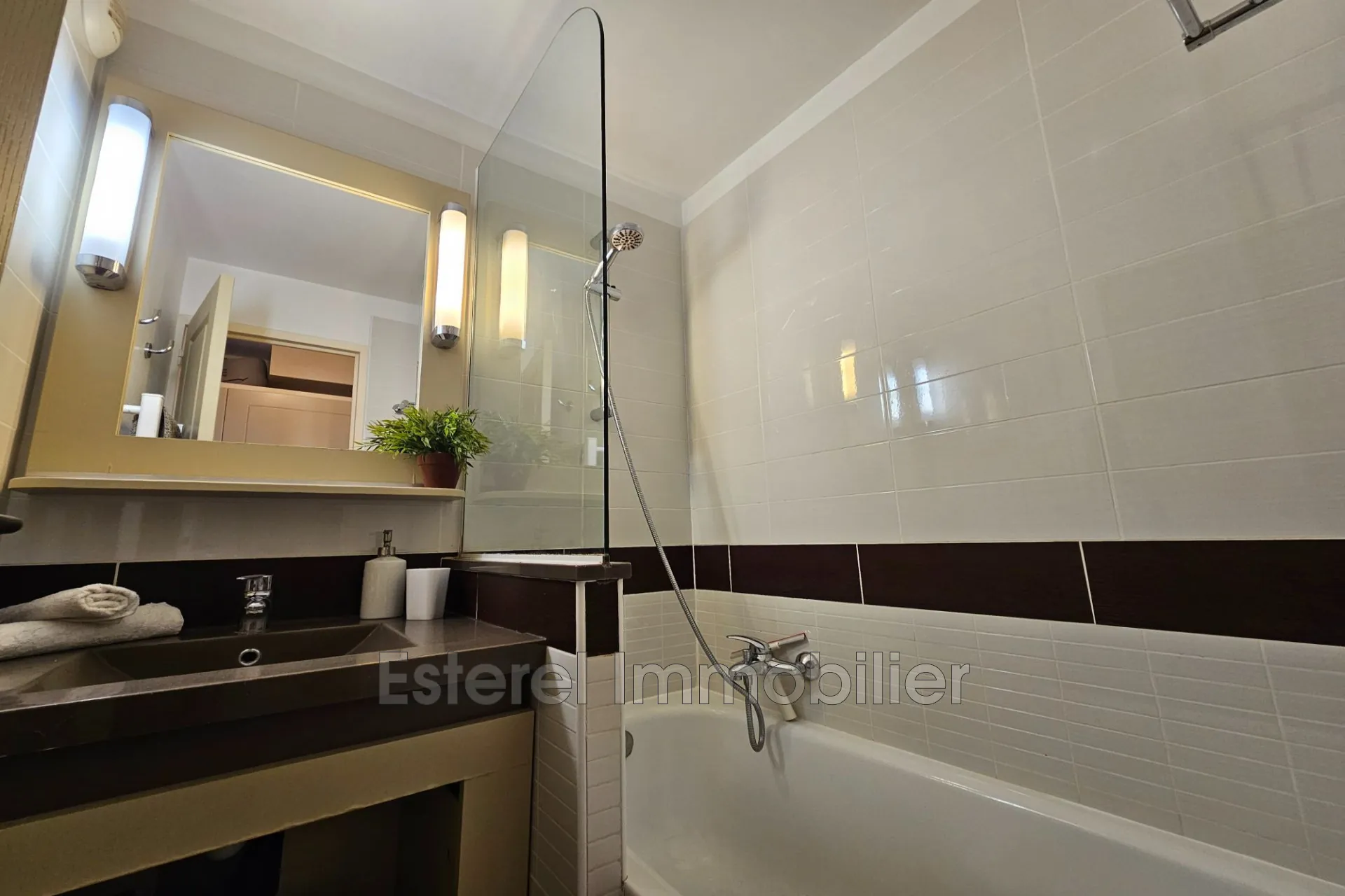 Vente appartement 2 pièces avec vue mer à Agay dans résidence de prestige 
